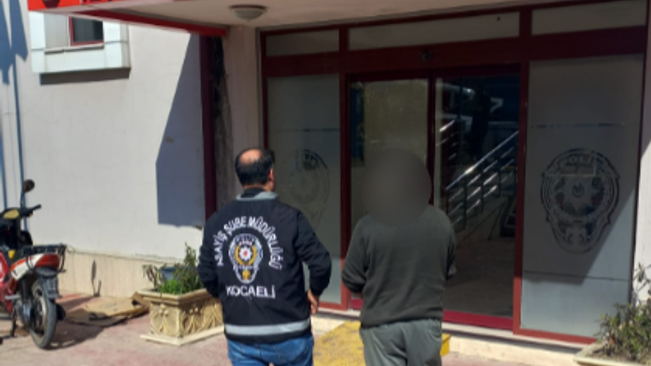 Derince’de Adalete Teslim: Nitelikli Dolandırıcı Hükümlüsü Yakalandı
