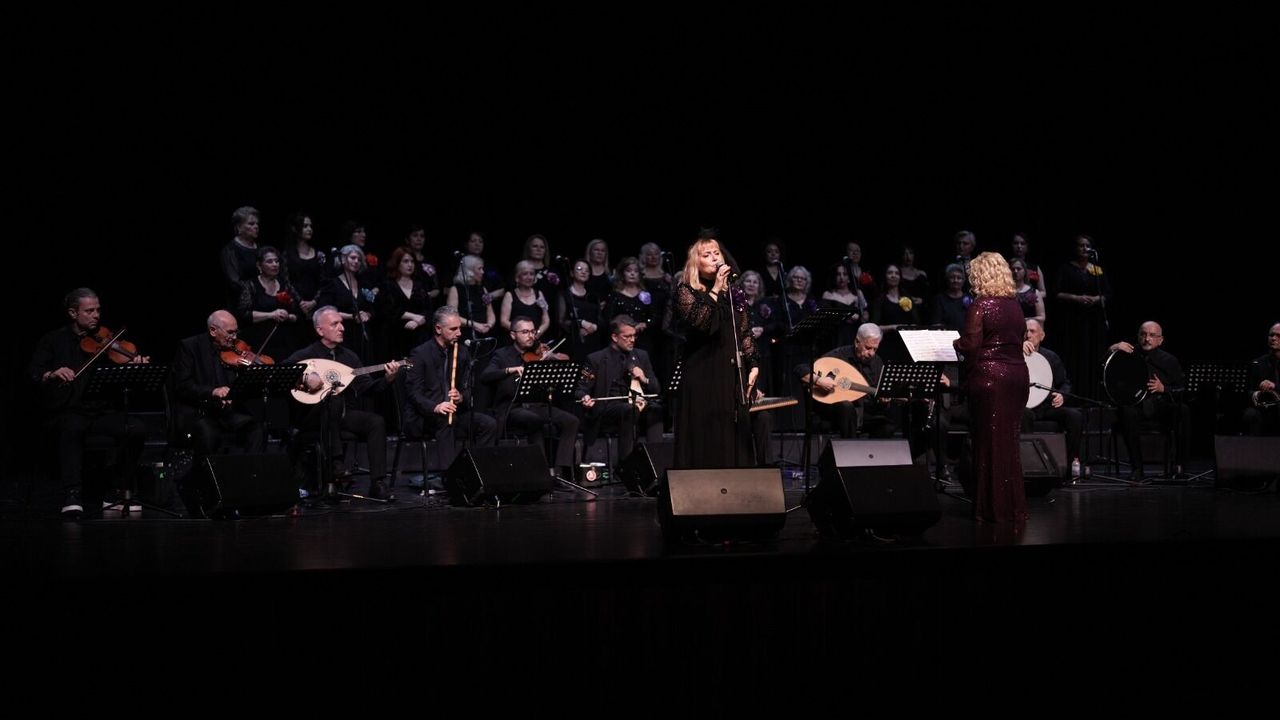 Kocaeli Büyükşehir’den Anneler Günü’ne Sanat Dolu Kutlama: Ebru Atölyesi ve Dev Konser