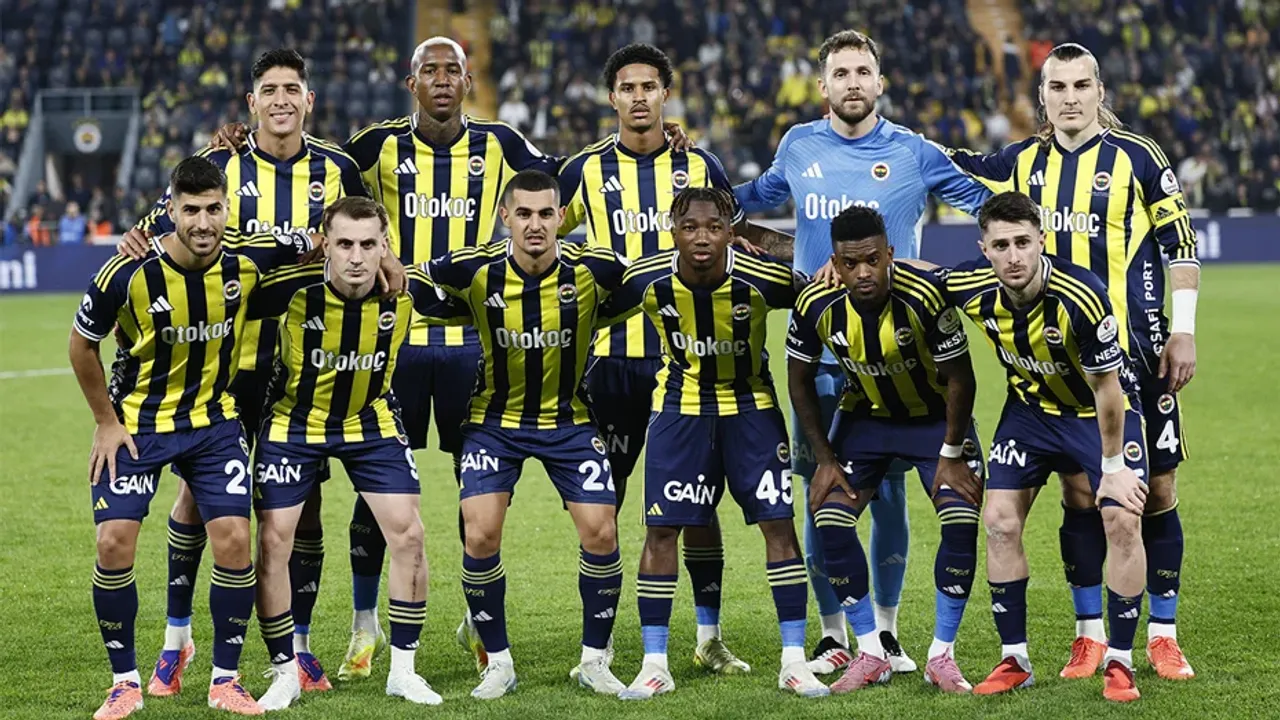 Fenerbahçe'de beklenen ayrılık kesinleşti: Yıldız isimle yollar ayrılıyor