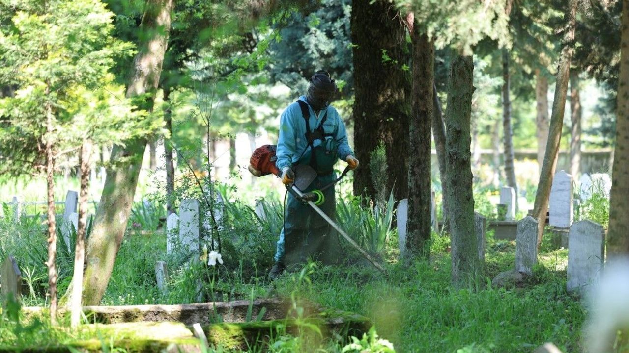 Kartepe’de Kurban Bayramı Öncesi Dev Temizlik Seferberliği