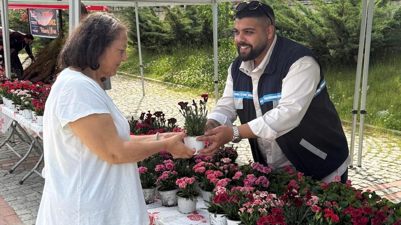 Büyükşehir’den Bayram Öncesi Kabir Ziyaretlerine Özel Çalışma
