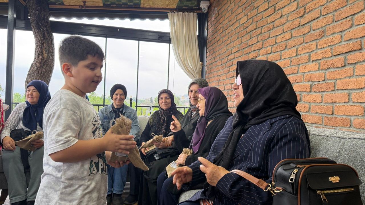 Miniklerden Saygınlar Kulübü’ne Bayram Ziyareti