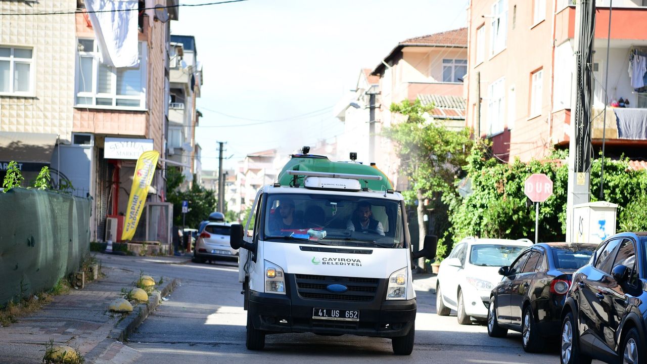 Çayırova’da Sivrisinek Kabusuna Son! Belediye Haftanın 6 Günü İlaçlama Mesaisinde
