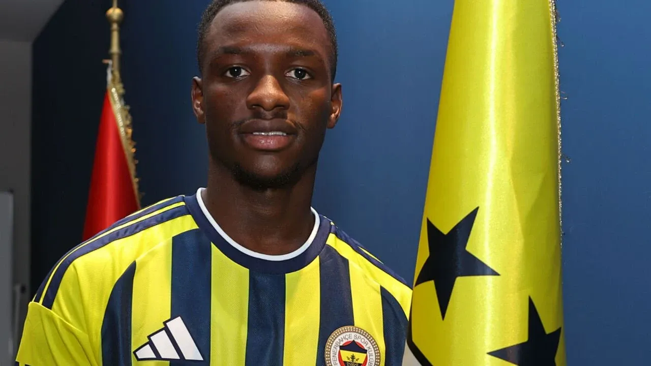 Fenerbahçe'nin yeni transferi Amara Diouf kimdir, kaç yaşında? Hangi takımlarda oynadı
