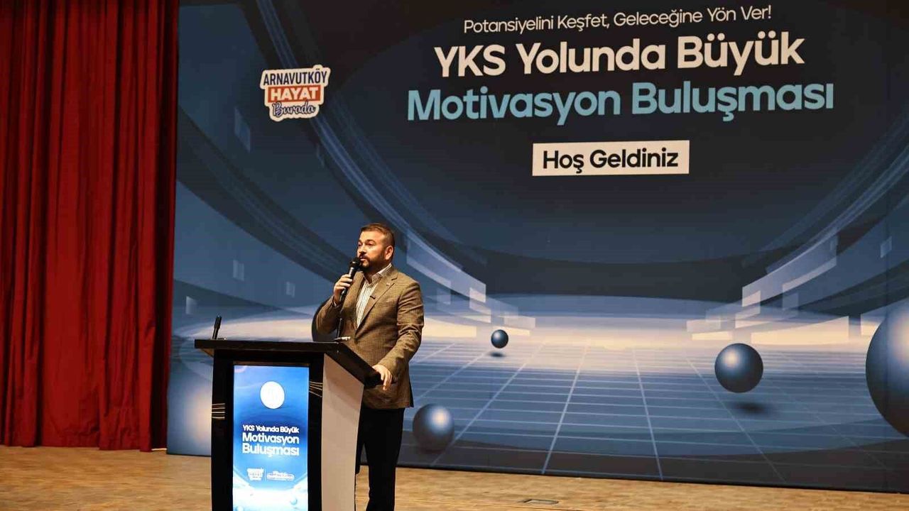 Arnavutköy'de YKS'ye hazırlanan gençlere motivasyon desteği