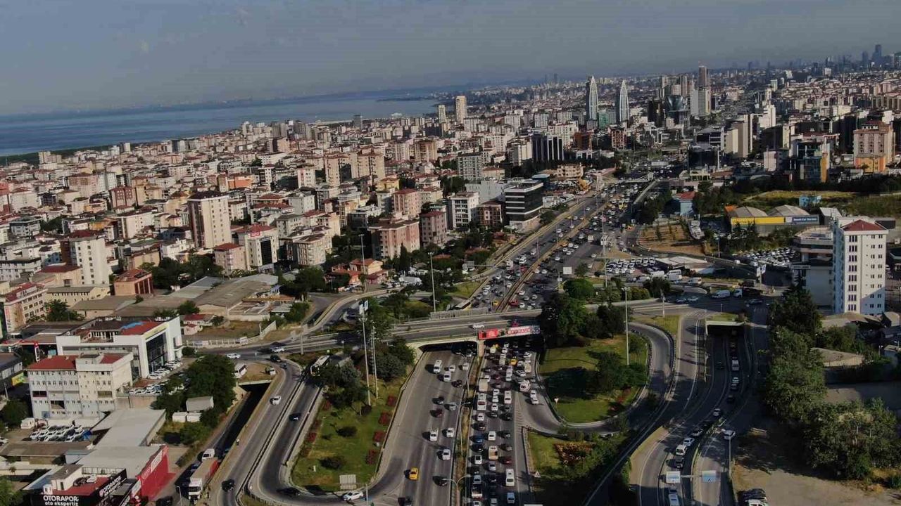 Bayram tatili sona erdi: D-100'de yoğunluk oluştu