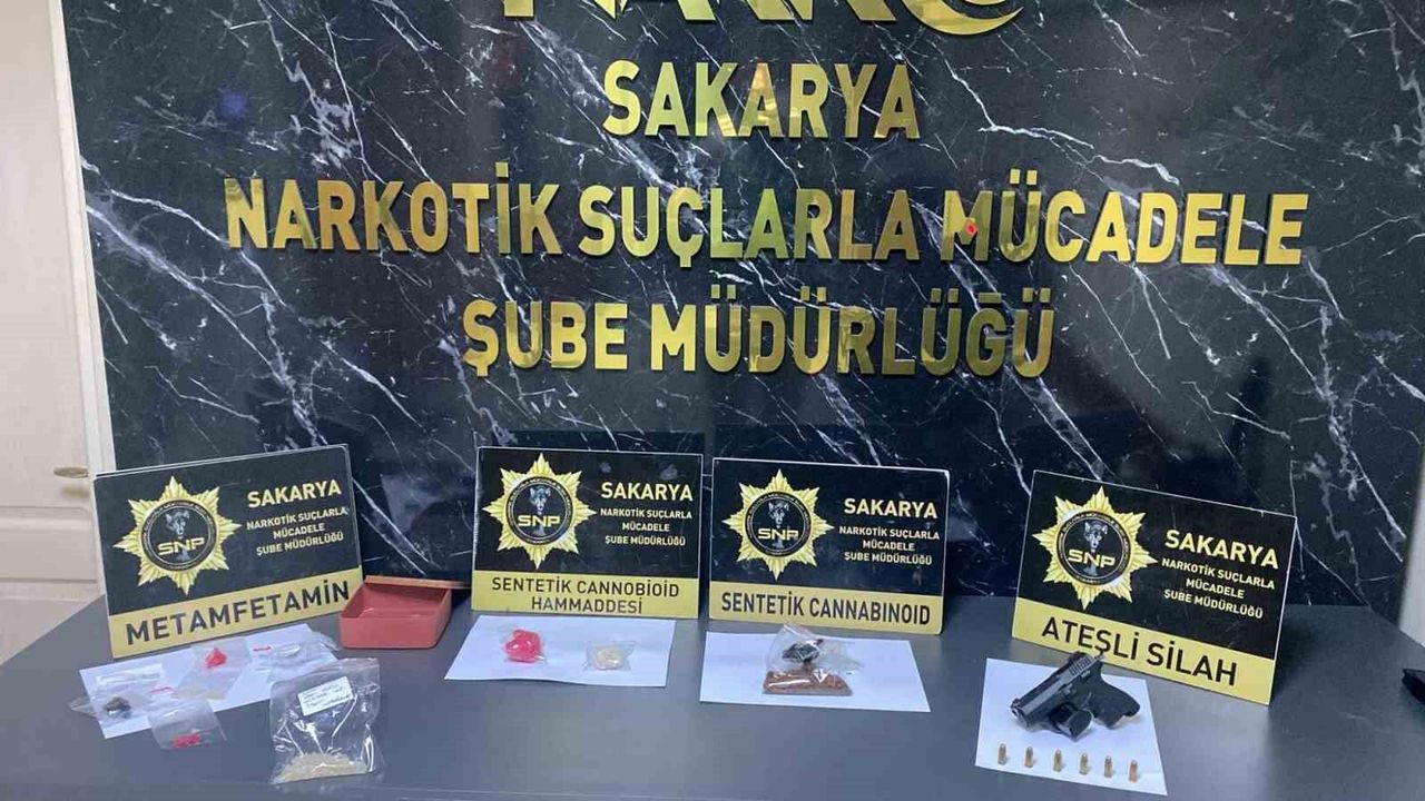 Polisi fark edince uyuşturucuları klozete döktü, sifon çalışmayınca yakalandı