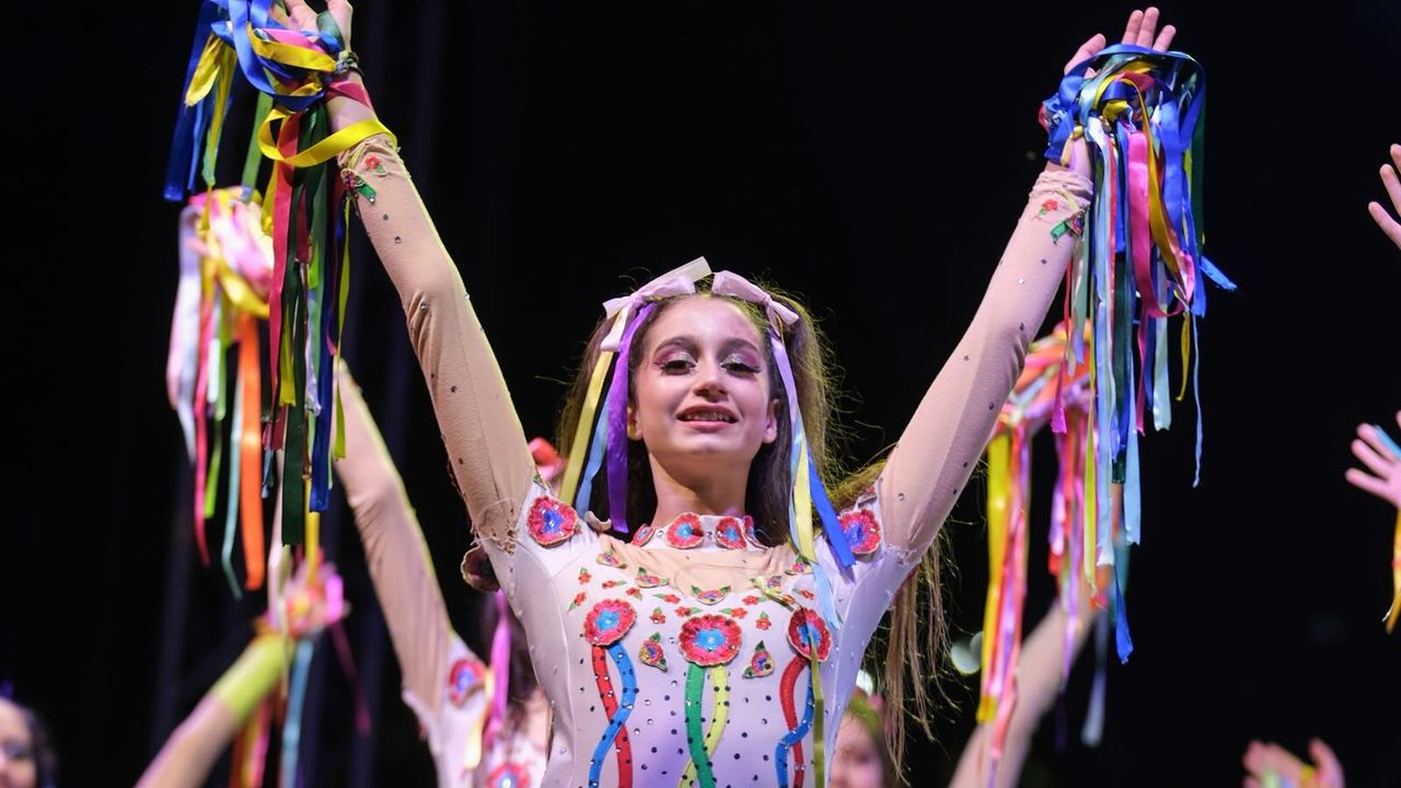 Kocaeli'de Muhteşem Karne Hediyesi: Karneval'da "Luna" Işığı Saçıldı