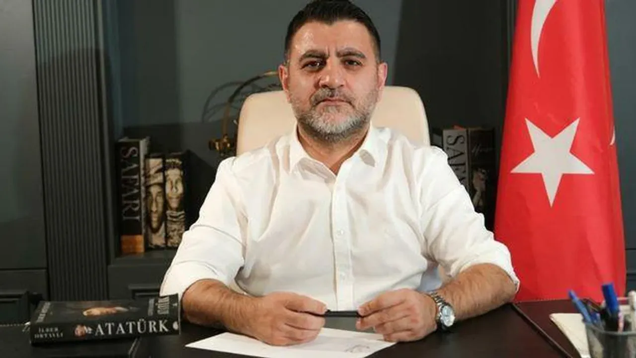 Genç Parti Genel Başkanı Burçin Şahindur Kimdir? Kaç Yaşında, Nereli ve Siyasi Kariyeri Nasıl?