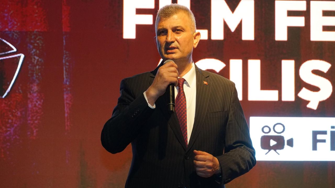 Kocaeli Film Festivali Gölcük’te yıldızlarla başladı