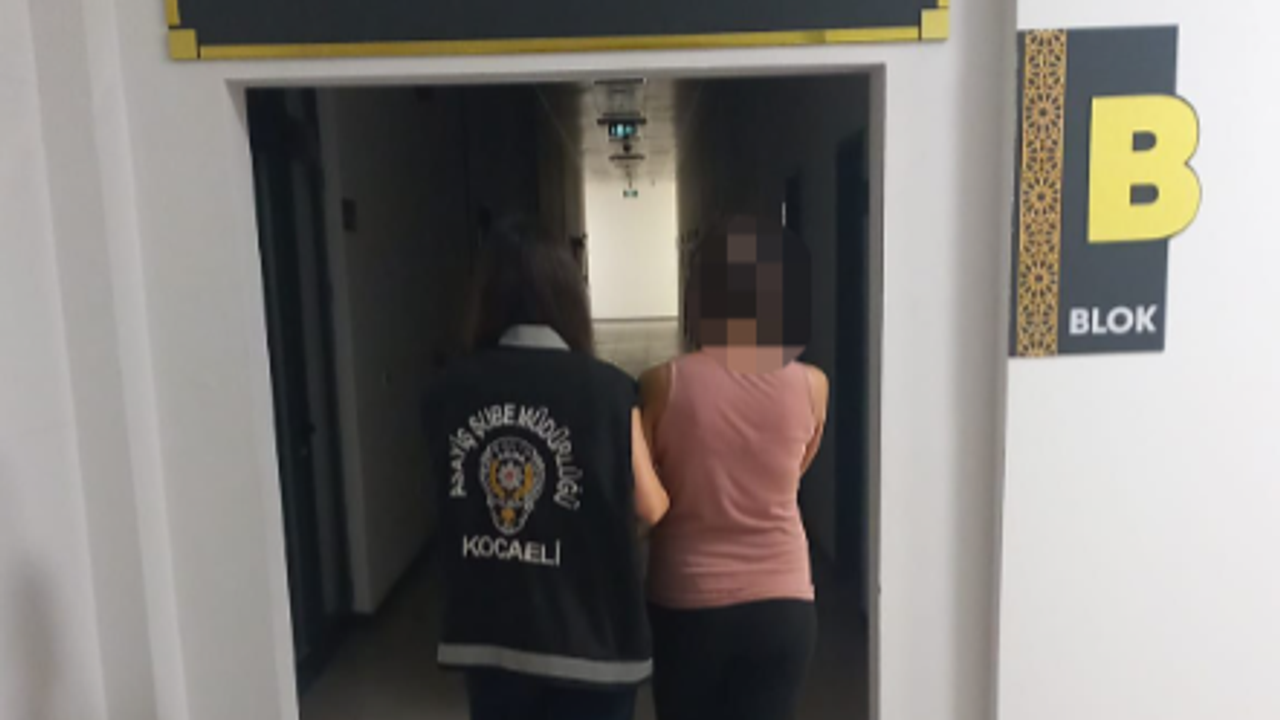 Kocaeli'de şafak operasyonu: 26 yıl hapis cezası bulunan firari hırsız yakalandı!
