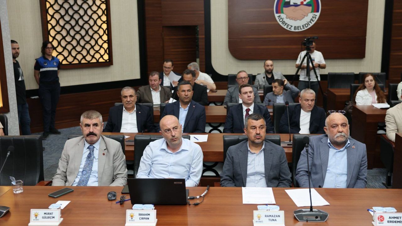 Körfez Meclisi toplandı: İlimtepe yolu ve Altın Kiraz Festivali gündemdeydi