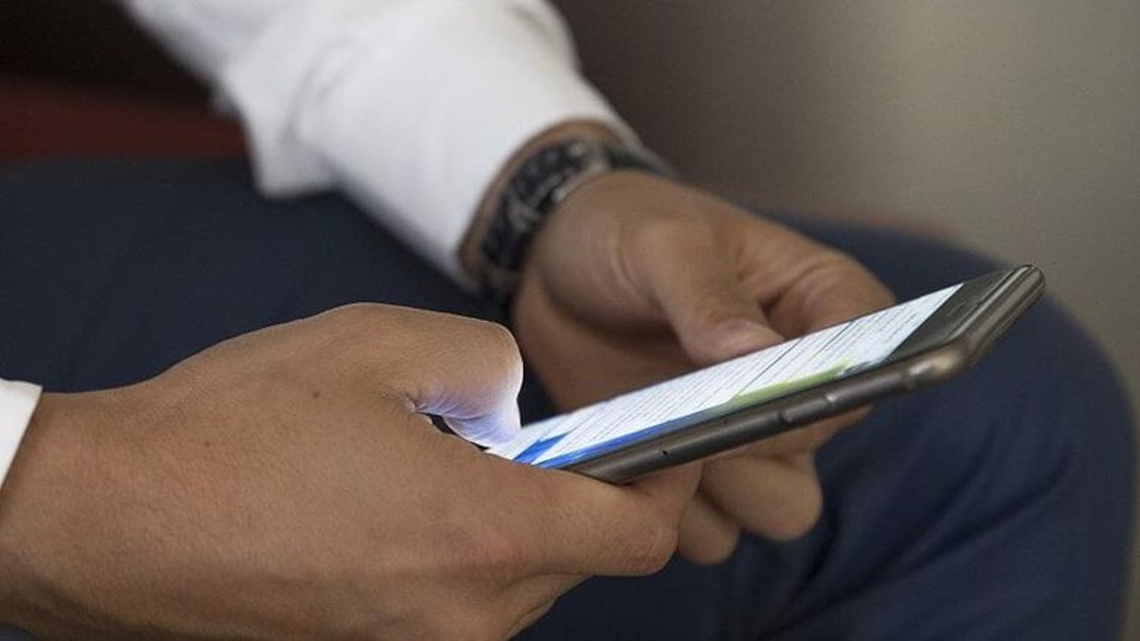 Milyonlarca çalışanı ilgilendiriyor! Yargıtay'dan şirket telefonu kararı