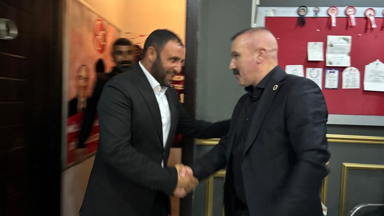 MHP Dilovası’nda Sivil Toplum Çıkarması: Horasanlılar Derneği’nden İlçe Başkanı Turhan’a Ziyaret