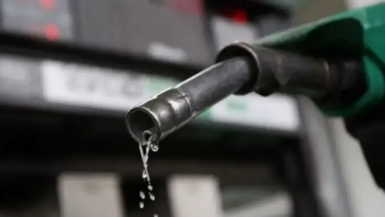 Benzin ve motorine zam gelecek mi? Akaryakıt fiyatları değişiyor