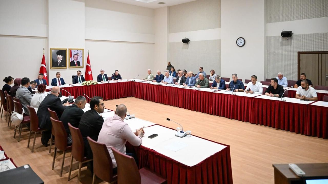 Kocaeli’de Sokak Hayvanları İçin Önemli Zirve: Vali Aktaş Başkanlığında Toplandılar
