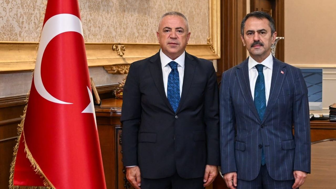 Dilovası'nda yeni dönem: İstanbul Çekmeköy'den Dilovası Kaymakamlığına atanan Resul Çelik göreve başladı