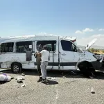 Diyarbakır’da Kocaeli Plakalı Minibüs Devrildi: 5 Ölü, 11 Yaralı
