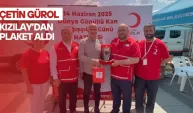 Çetin Gürol Kızılay’dan plaket aldı