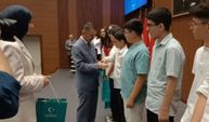 Vali Aktaş birinci öğrencilere ödüllerini takdim etti