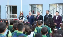 Başkan Muzaffer Bıyık, Haftaya Bayrak Töreniyle Başladı