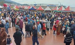Çınarcık Genç Karadenizliler Derneği 4 ton balık ikram etti