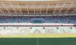 Kocaeli Stadyumu’nda Maraton Tribününe Koltuklar Yeniden Takılıyor