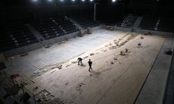 Çayırova Sporcu Fabrikası’nda parke montajı hızla ilerliyor