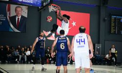Gallinat sahnede Çayırova zirvede