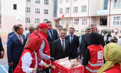 Vali İlhami Aktaş, Türk Kızılayı Gölcük Şubesi’nin Etkinliğine Katıldı