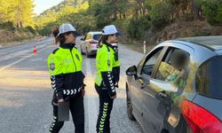 Çeşme-İzmir Yolunda Trafik Güvenliği Kadın Polislere Emanet