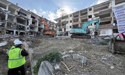 Deprem riski taşıyan Panorama Sitesi yıkıldı