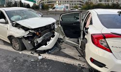 TEM Otoyolu Bağcılar'da Kaza: 4 Kişi Yaralandı