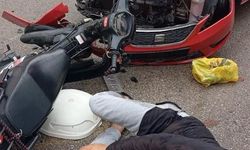 Motosiklet ile Otomobil Çarpıştı, Sürücü Hastaneye Kaldırıldı
