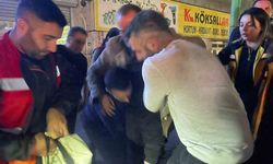 Otobüs durağında dehşet anları: Direksiyon hakimiyetini kaybeden sürücü kazaya yol açtı