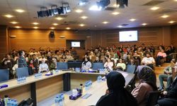 Kocaeli’de belediye personeline etkili hitabet dersi: İletişim gücü artırılıyor