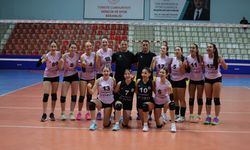 Kadın voleybol derbisinde gülen taraf İzmitspor oldu