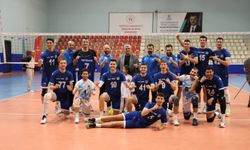 Kağıtsporlu Efeler set vermeden kazandı: Zirve takibini sürdürdü