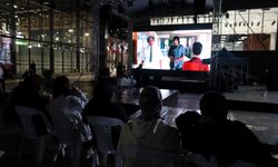 Kitap Fuarı’nda Sinema Keyfi: “3 Idiots” Yıldızların Altında