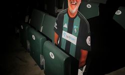 Kocaelispor Tribünlerinden Gri Koray’a Anlamlı Vefa