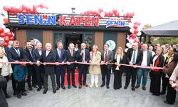 Derince’de Açılan “Senin Kafen”in Açılışına Katıldı
