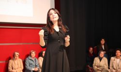 Anneler Dilek Cesur’un söyleşisine akın etti! Gebze Okur projesinde yoğun katılım