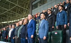 Vali Aktaş, Kocaelispor - Alanyaspor Maçını Tribünden Takip Etti