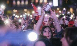 Gökhan Türkmen Konserinde Romantizm Tavan Yaptı: Bir Gecede 9 Evlilik Teklifi!