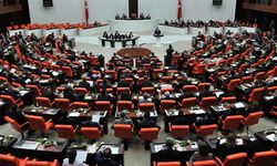 AK Parti’den Yeni Yasa Teklifi: Kimler Üniversite Affından Yararlanabilecek?