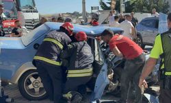 Darıca’da Kontrolden Çıkan Otomobil Karşı Şeride Geçti: 3 Yaralı