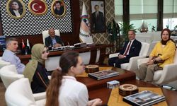 Körfez Belediye Başkanı Söğüt , Başarılı Öğrencileri Belediyede Ağırladı