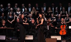 Kocaeli Kongre Merkezi'nde Şarkılar Yaz İçin Söylendi: TSM Korosu Mest Etti