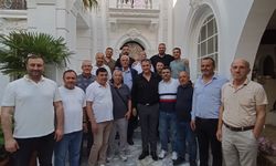 Kocaeli Şoförler Odası Başkanı Seyfi Özkar’dan Dostluk ve Lezzet Gecesi! Ünlü İsimler Bir Araya Geldi