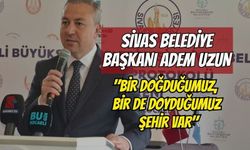 Kocaeli’de Tarihi Buluşma: Adem Uzun, Tahir Büyükakın’ı Sivas’a Davet Etti